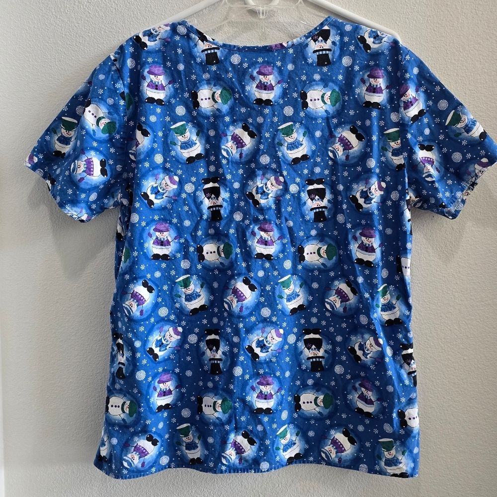 Cherokee scrub top blue snowmen christmas size large